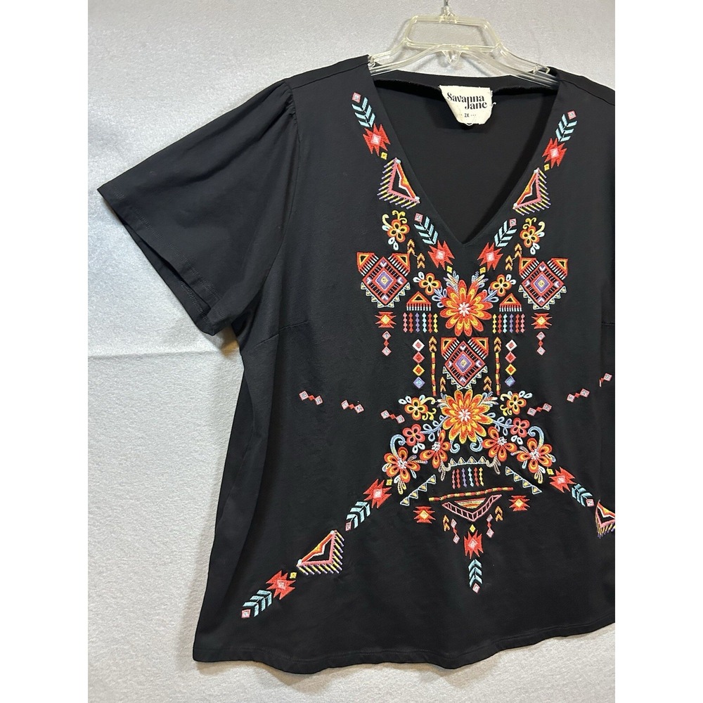 Savanna Jane Embroidered Top Sz 2XL Boho Floral Aztec V-Neck Short Sleeve Black - Picture 3 of 10